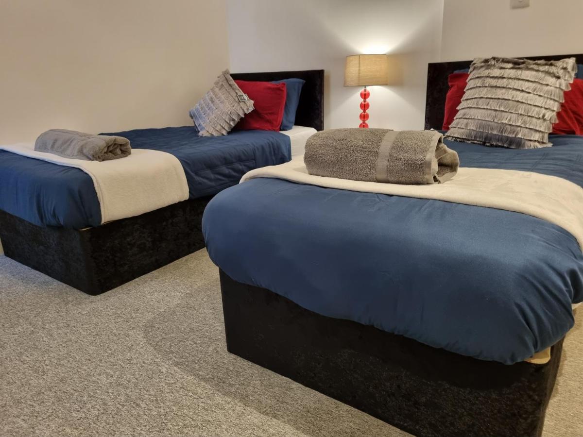 Luxury In Centre 6 Beds 3 Toliet W Private Parking Holiday home Southampton